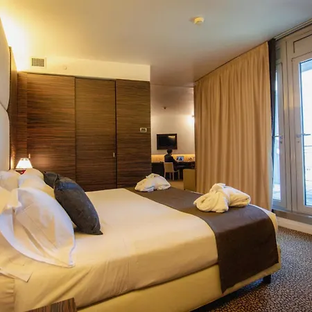 Antony Palace - Venice Airport