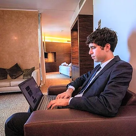 Antony Palace - Venice Airport 4* ماركون