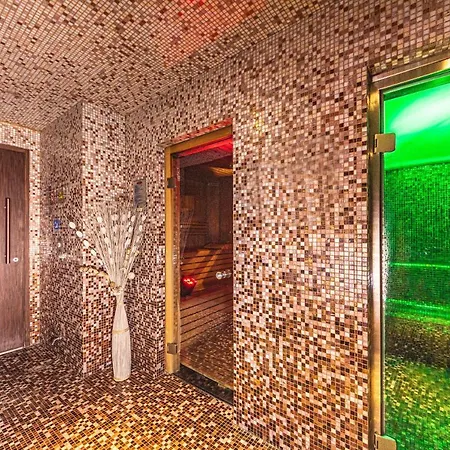 Antony Palace - Venice Airport